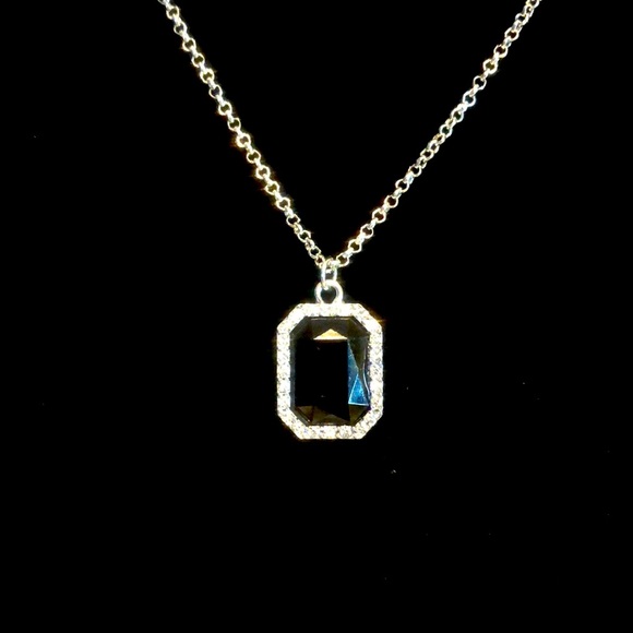 Necklace 🖤 - Picture 2 of 3